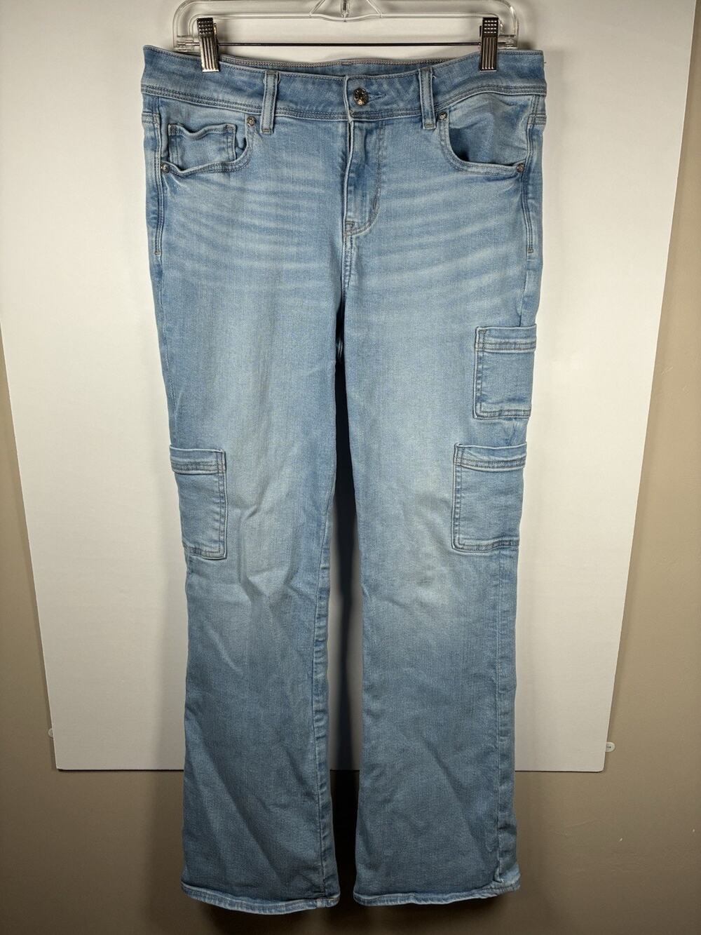 American Eagle Womens 10 Kick Boot Cargo Jeans Light Wash Stretch Denim Flare